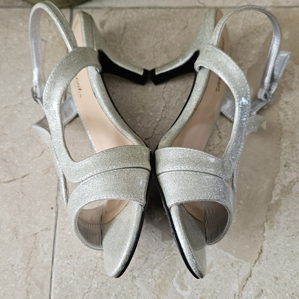 Easy Street Sandals - Picture 4 of 7